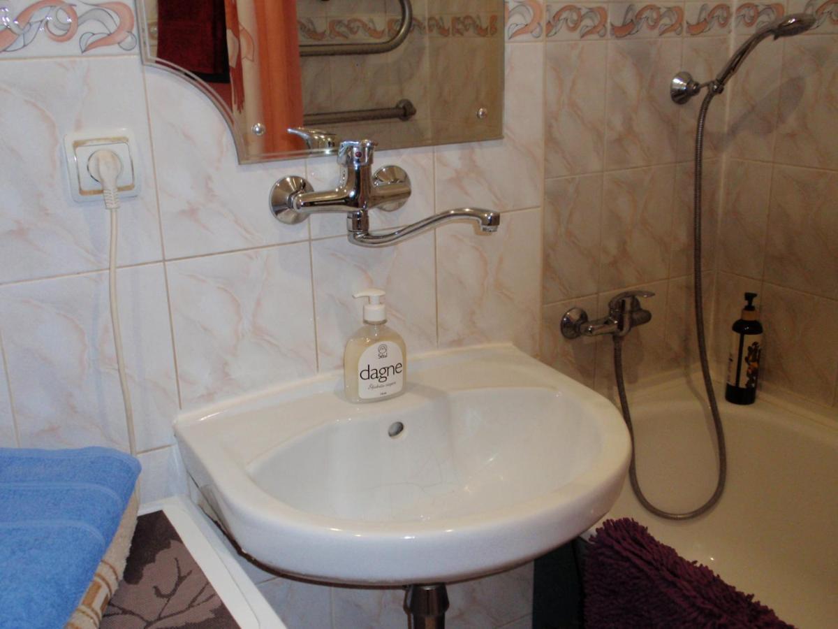 Central Cietoksna Street Apartment Daugavpils Eksteriør billede